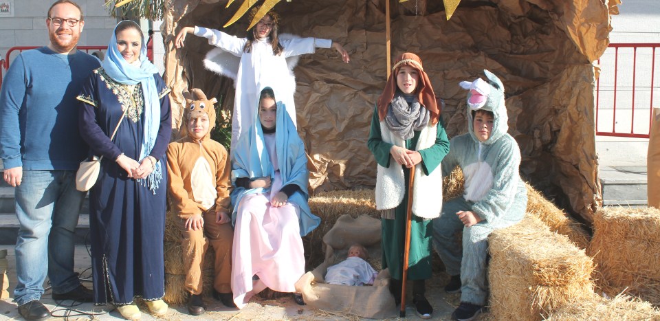 el-colegio-san-juan-de-avila-de-la-caleta-escenifica-un-novedoso-belen-viviente