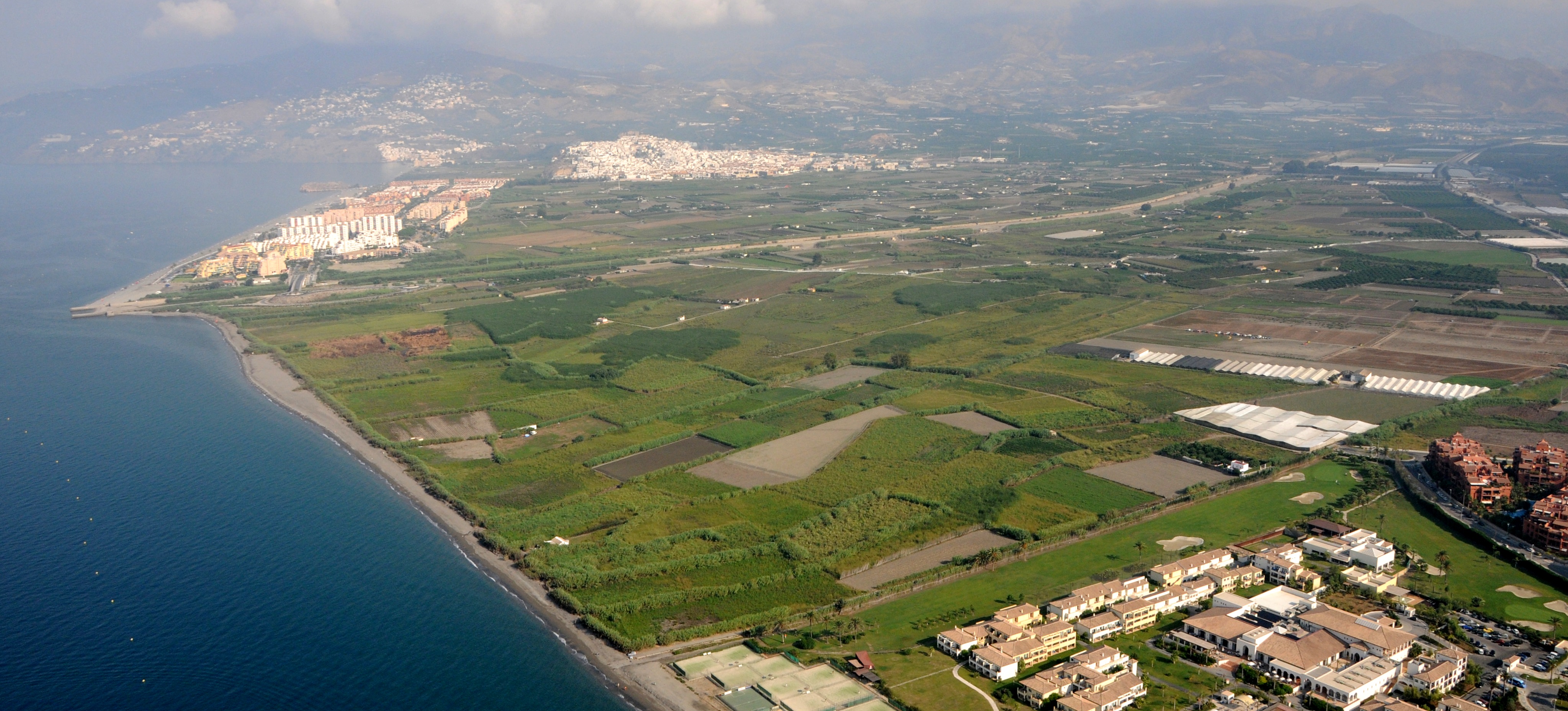 el-gobierno-municipal-de-salobrena-consolida-los-terrenos-hoteleros-del-th2