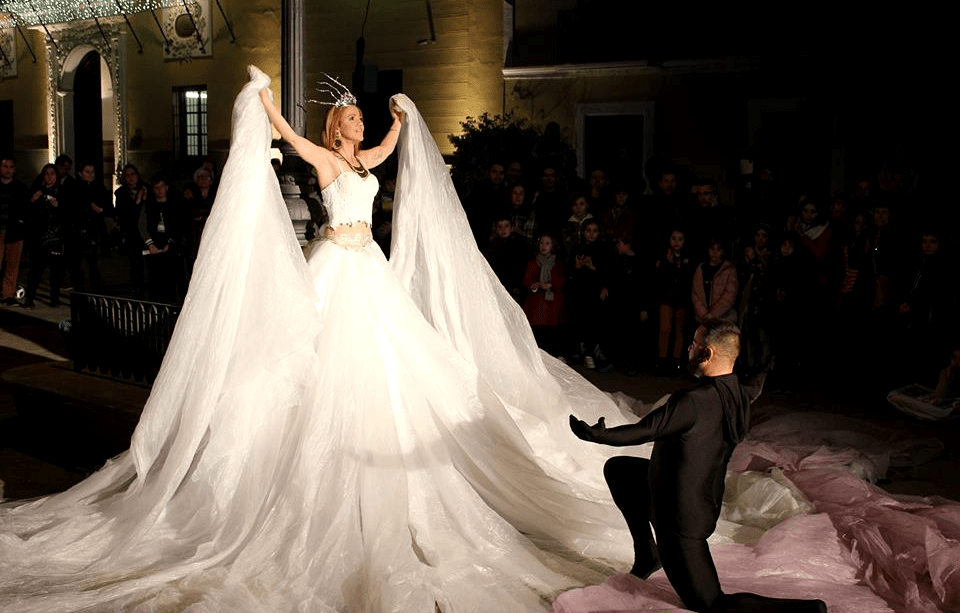 espectaculo-bajando-un-angel-del-reino-de-los-cielos