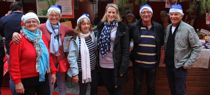 mercadillo-navideno-para-animar-el-centro-comercial-de-almunecar