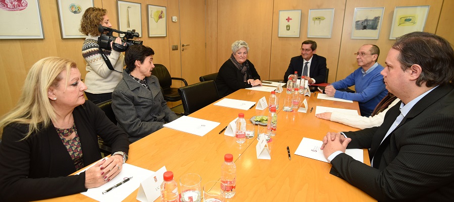 la-diputacion-de-granada-y-asociaciones-de-consumidores-asesoraran-a-los-municipios-sobre-las-clausulas-suelo