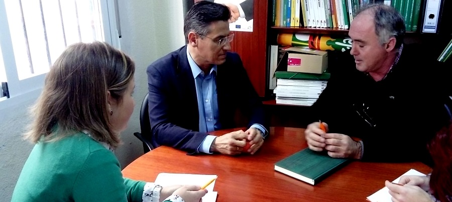 luis-salvador-visita-motril-y-vuelve-a-reivindicar-las-conducciones-de-rules