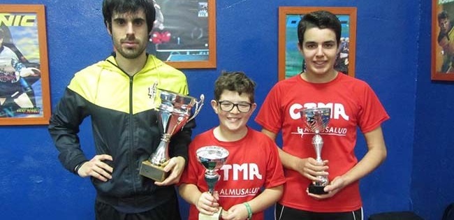 victor-prados-campeon-del-torneo-de-navidad-de-tenis-de-mesa-de-almunecar