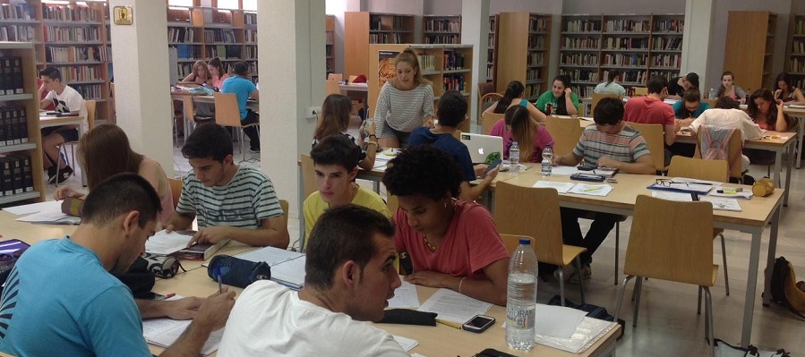 casi-27-mil-personas-utilizaron-la-biblioteca-de-almunecar-durante-2016
