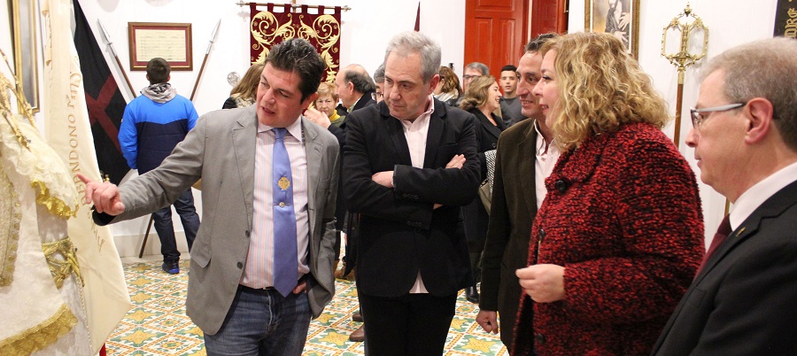 la-agrupacion-de-hermandades-y-cofradias-de-semana-santa-inaugura-la-exposicion-de-su-50-aniversario