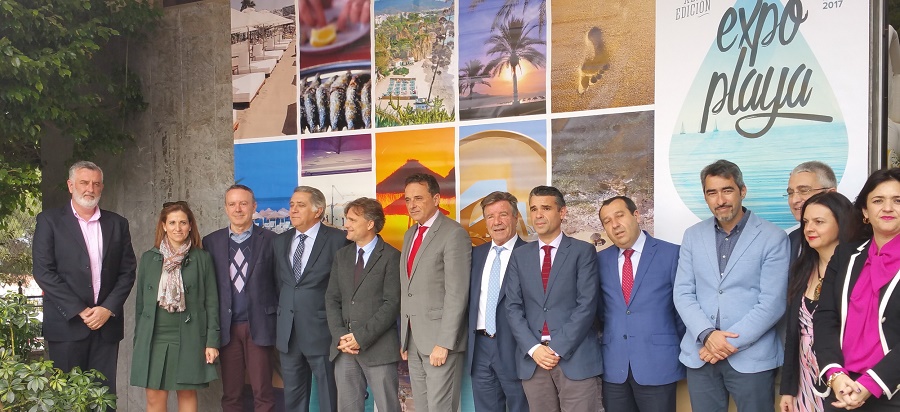 la-asociacion-de-chiringuitos-de-la-costa-tropical-acude-a-expoplaya-2017