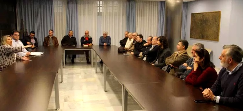 los-chiringuiteros-de-almunecar-y-la-herradura-rechazan-la-instalacion-de-mejilloneras-en-la-costa-sexitana