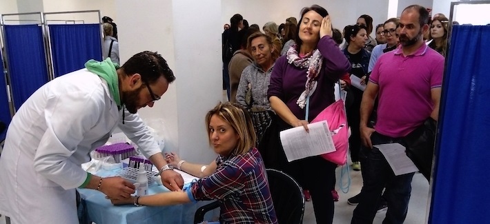 Donación de sangre y prueba para la donación de médula ósea