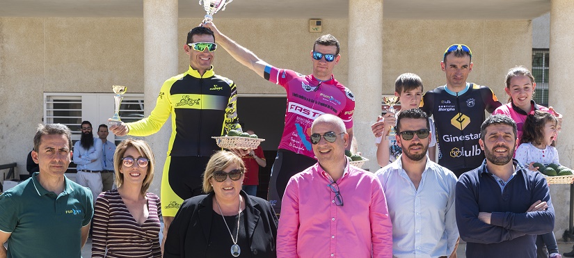 El maillot rosa de vencedor absoluto de la I Vuelta Ciclista a la Costa Tropical ha sido para Francisco Javier López