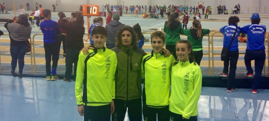 los-atletas-sexitanos-tuvieron-una-brillante-actuacion-en-el-campeonato-de-andalucia-cadete-de-pista-cubierta