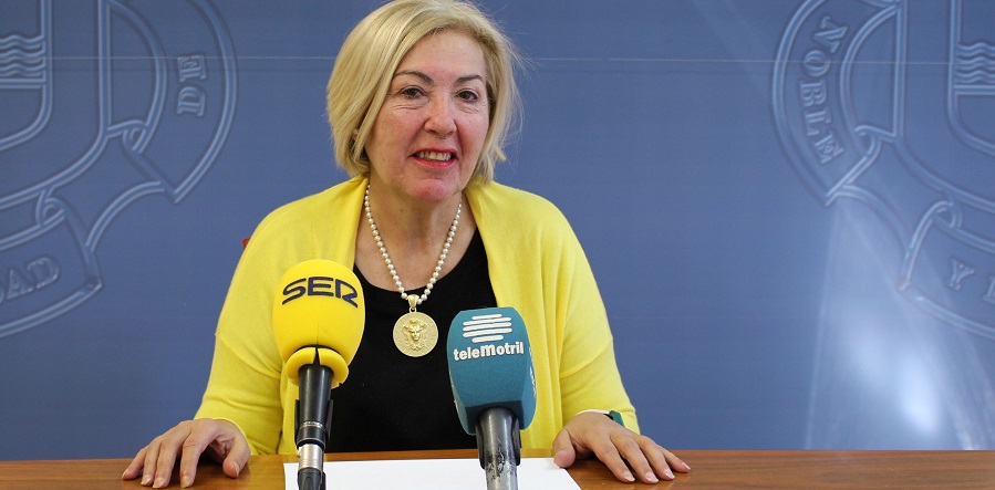 Motril_Teniente de alcalde y responsable de Formación y Empleo, María Ángeles Escámez