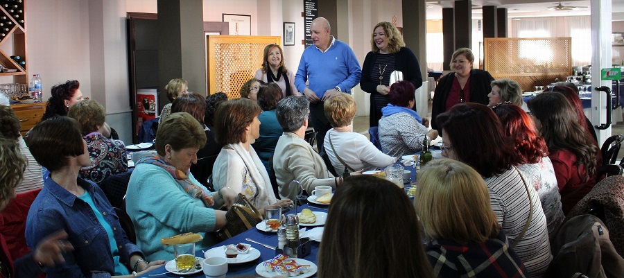Trescientas mujeres de Armilla ‘toman_ Motril