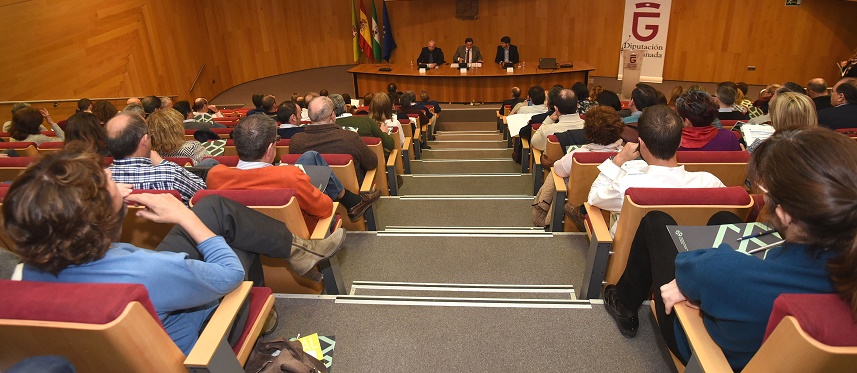 Unas jornadas analizan el conflicto entre el derecho a la información pública y a la protección de datos