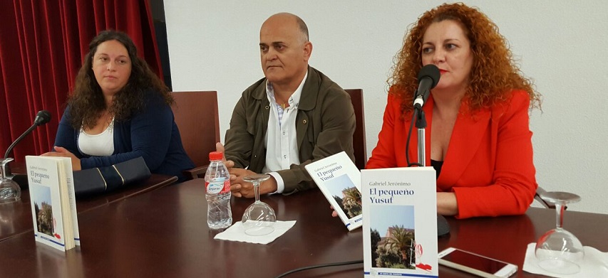 El concejal Gabriel Jerónimo presenta el cuento infantil 'El pequeño Yusuf'