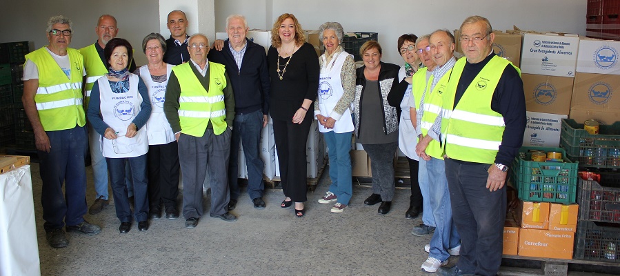 La alcaldesa visita las instalaciones del Banco de Alimentos tras las reformas realizadas en sus locales
