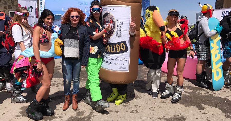 La Costa Tropical se promociona en la 'Bajada en Bañador' de Sierra Nevada