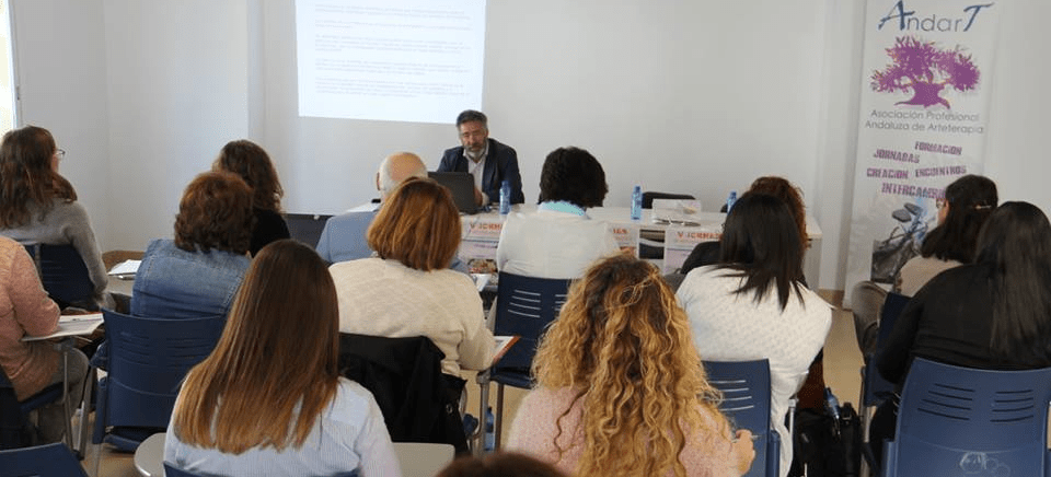 La Herradura celebró las 'V Jornadas de Arteterapia y Psicología'