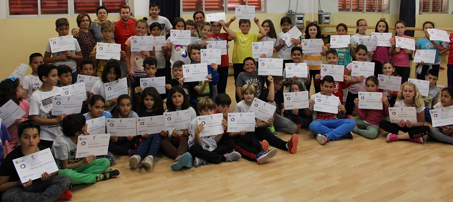 Niños y niñas del CEIP Príncipe Felipe reciben el diploma en Mediación para la Convivencia