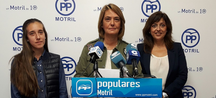 PP_Susana Díaz vino, cual Cristóbal Colón, a descubrir la Costa