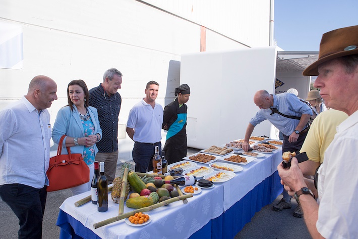 Productos típicos de Semana Santa para el pasaje del crucero Ocean Nova (2)