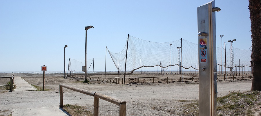 Un dispositivo especial deja las playas motrileñas listas para Semana Santa