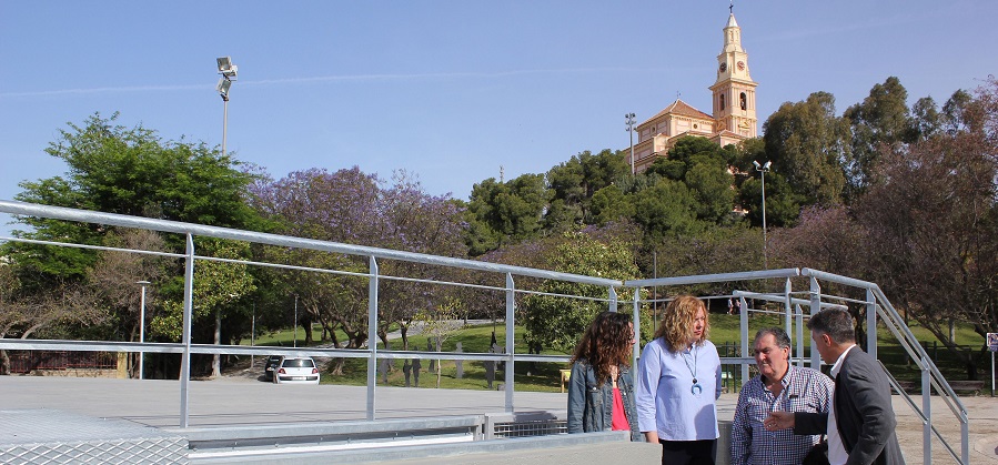 El Ayuntamiento renueva el escenario y la iluminación del entorno del escenario del Parque de los Pueblos de América