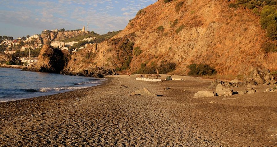 El PSOE solicita que se acondicione la Playa del Muerto como cualquier otra
