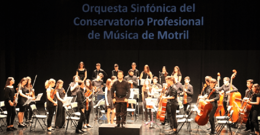 La Orquesta Sinfónica del Conservatorio Profesional de Música de Motril ofreció un bello concierto en Almuñécar