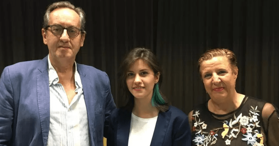 Mariel M. Damián recibe el III Premio Intl. de Poesía 'Ciudad de Almuñécar'