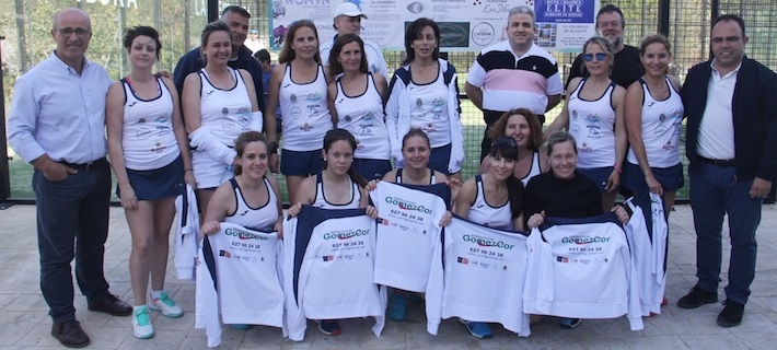Nace Pádel Club La Herradura con casi una veintena de jugadoras