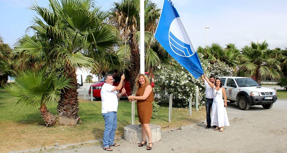 Playa Granada renueva su bandera azul