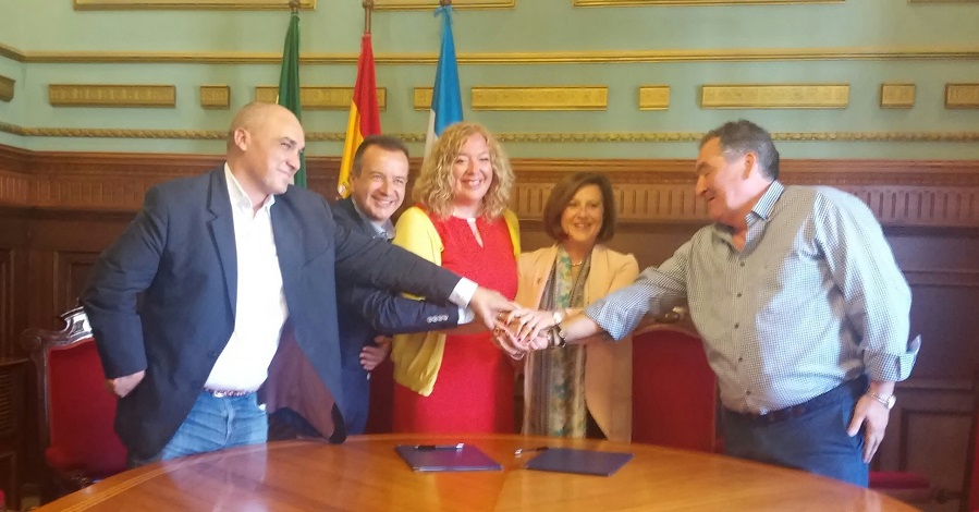 Convenio en el marco del plan andaluz para mitigar los efectos de los recortes del Gobierno central en dependencia