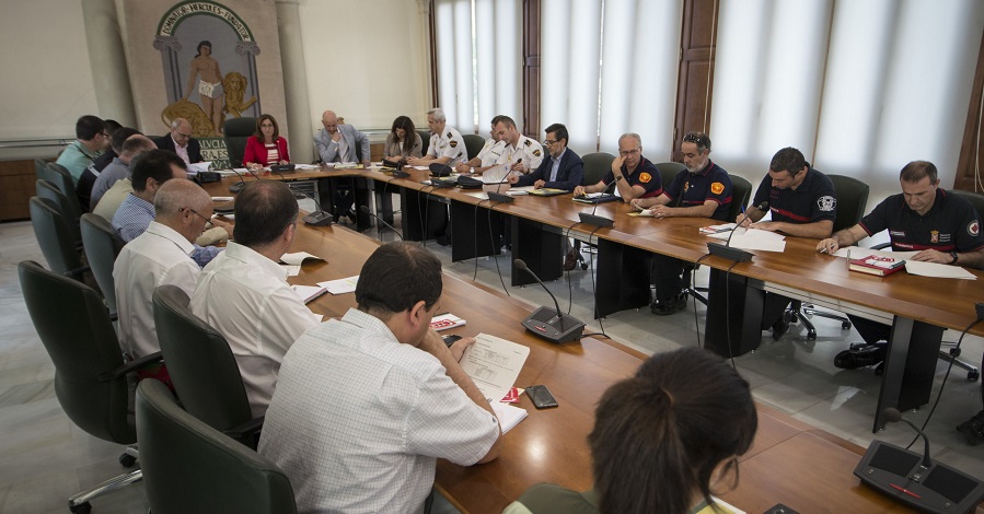 Infoca despliega a 700 profesionales y 180 vehículos para la extinción de incendios en época de máximo riesgo