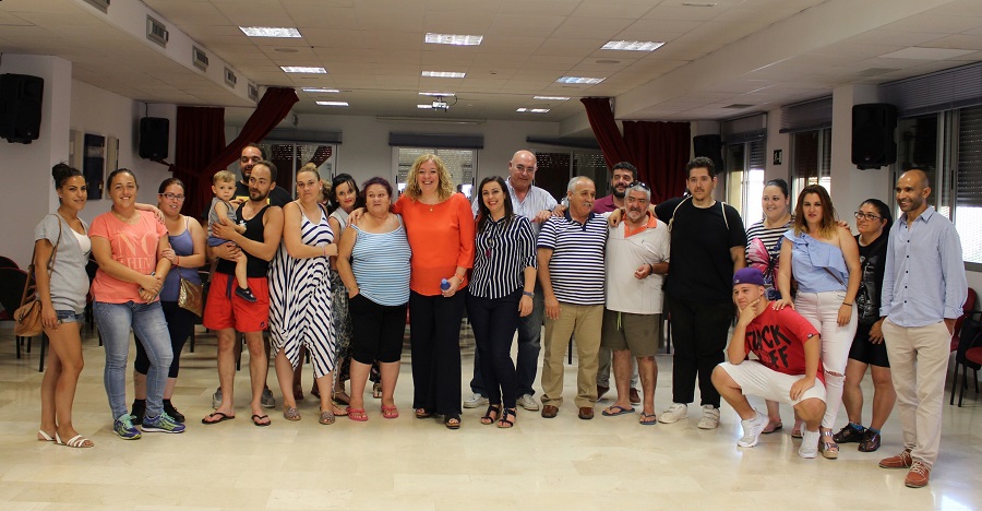 La alcaldesa visita la OMP y reconoce su labor en el fomento de las asociaciones de pescadores y sus familiares