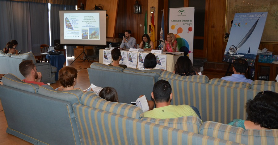La Junta reúne a empresas de la Costa Tropical para diseñar una estrategia común que atraiga turistas todo el año