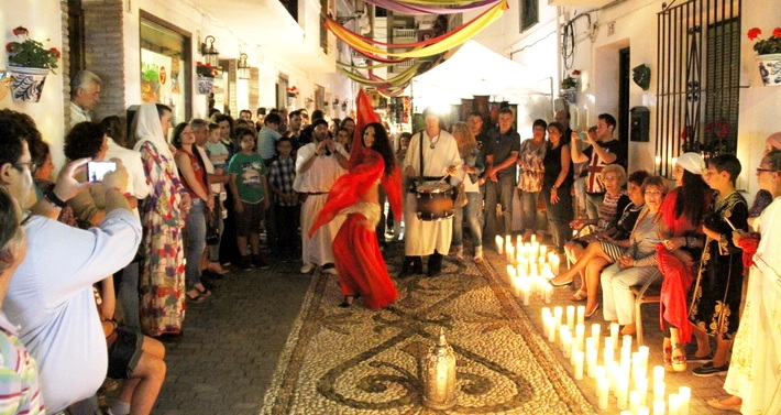 Mercadillo Cervantino en el II Festival Luz de Luna de La Herradura