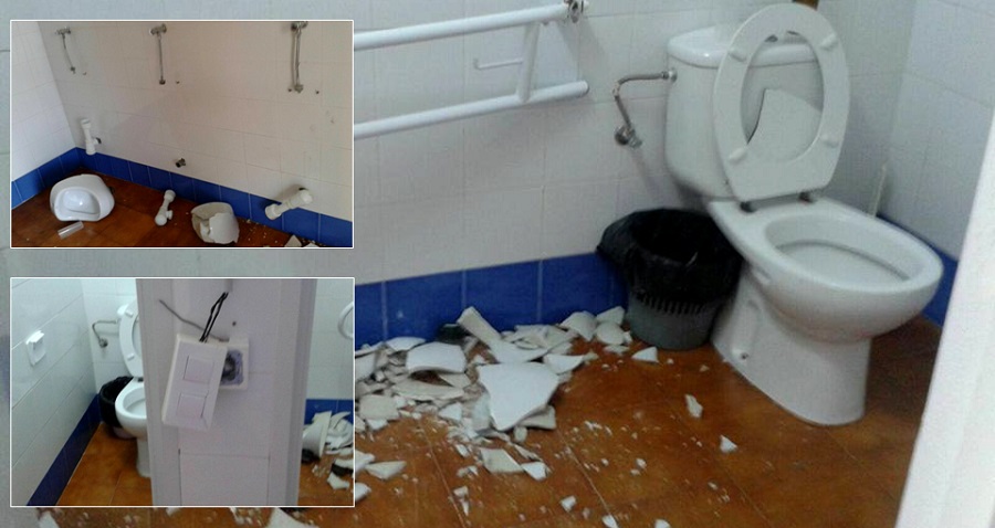 Unos vándalos destrozan los baños del Polideportivo Municipal