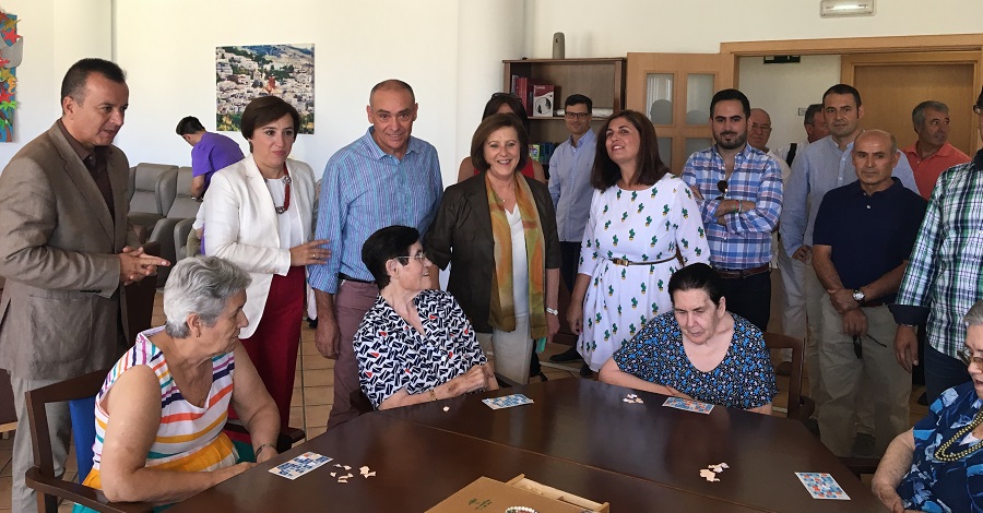 Andalucía ha incorporado cerca de 13.000 personas al sistema de dependencia desde que se activó el plan de choque