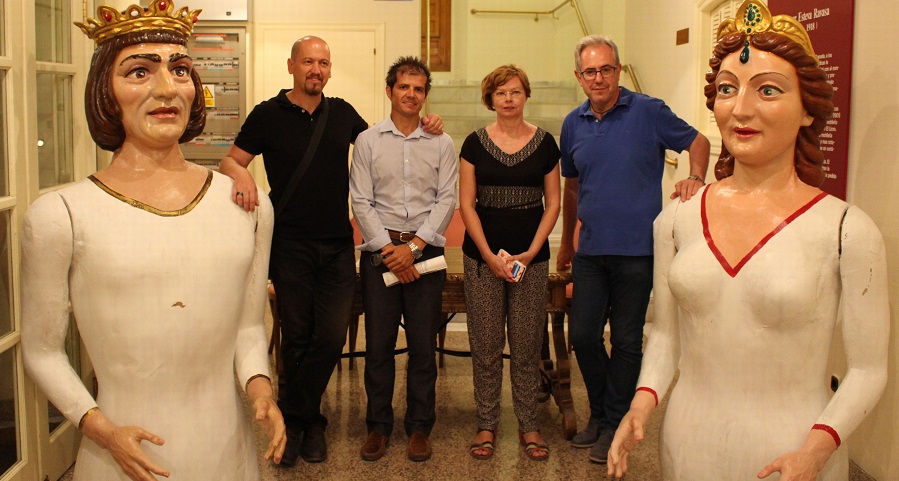 Ayto. y Escuela de Artes ‘Palacio Ventura_ restauran los gigantes utilizados en los desfiles y festividades de la ciudad