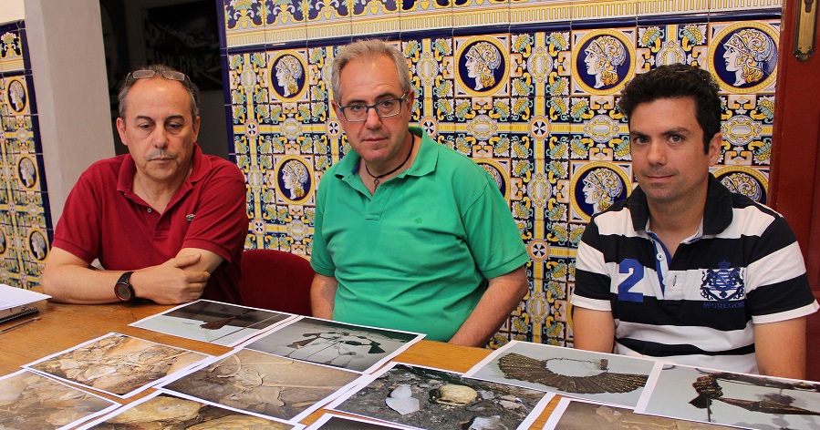 El Grupo de Actividades Espeleológicas de Motril halla piezas de oro y cerámica en las cuevas del sur de Granada