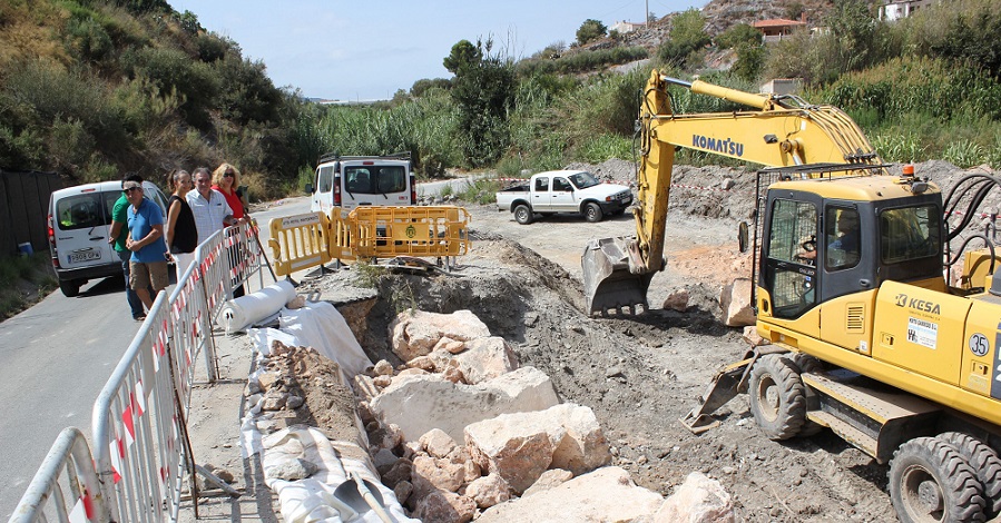 El Ayto. de Motril arregla el tramo de la carretera entre Los Tablones y La Garnatilla a la altura del Ventorro