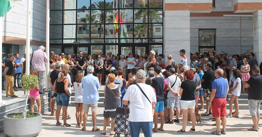 Salobreña condena el atentado de Barcelona