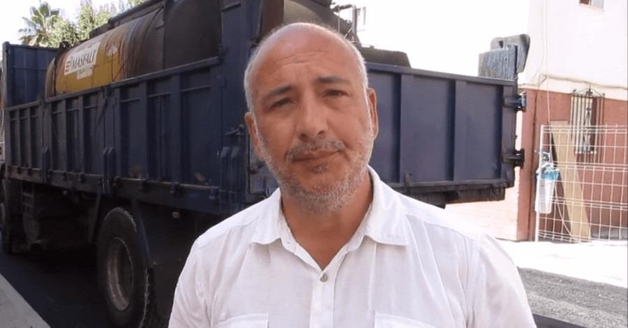 Sergio García Alabarce, pte. de la Mancomunidad, en su visita al bº de La Paloma (Almuñécar)