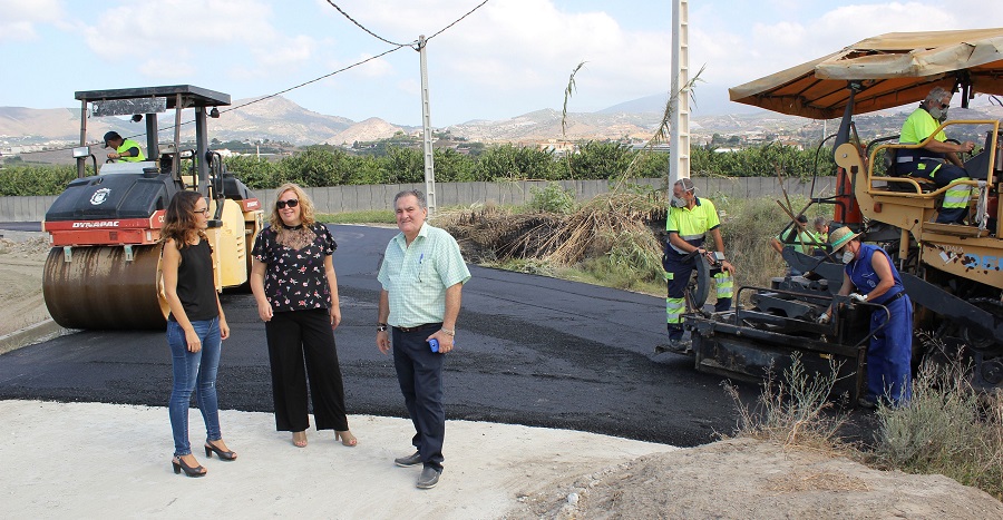 El Ayuntamiento arregla el camino rural Huerta Don Gómez