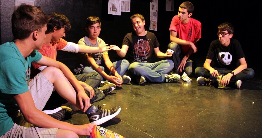 Teatro y escritura para concienciar a los jóvenes en materia de igualdad