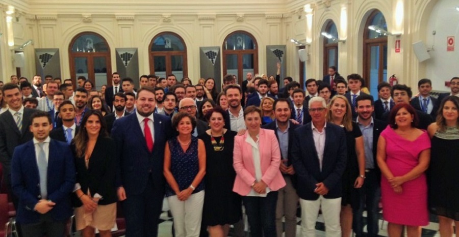 Un centenar de universitarios toman la palabra como diputados 'virtuales' en la 8ª Simulación del Congreso