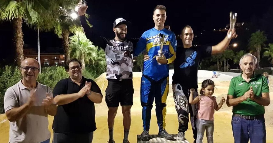 Almuñécar coronó a los mejores pilotos en la Copa Andalucía BMX