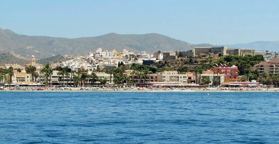 Almuñécar vista desde el mar