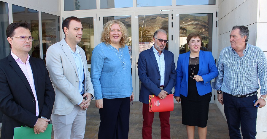 Flor Almón y Antonio Escámez lamentan la actitud desleal del PP respecto a los presupuestos de la Junta