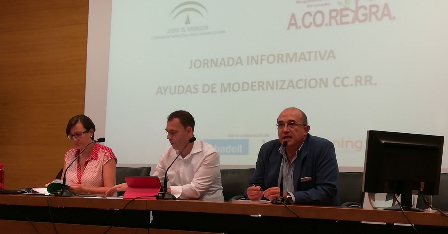 La Junta promueve inversiones de 100 millones para infraestructuras y empleo en la agricultura de regadío